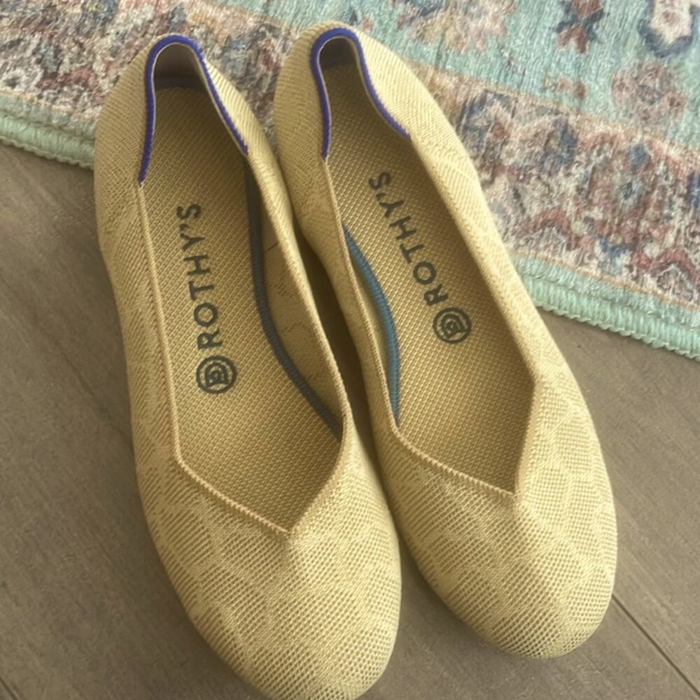 Rothy’s zahara gold size 8.5 woman’sround toe flat shoes